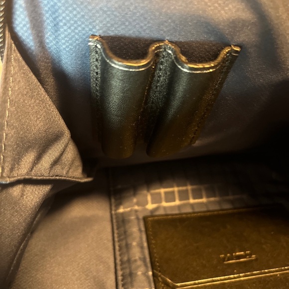 Auth Tumi Arrive Backpack Black Very Nice Travel - Picture 11 of 13